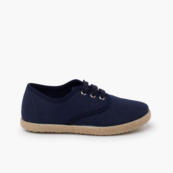 Leinenschuhe mit Schnürsenkeln und Espadrillesohle