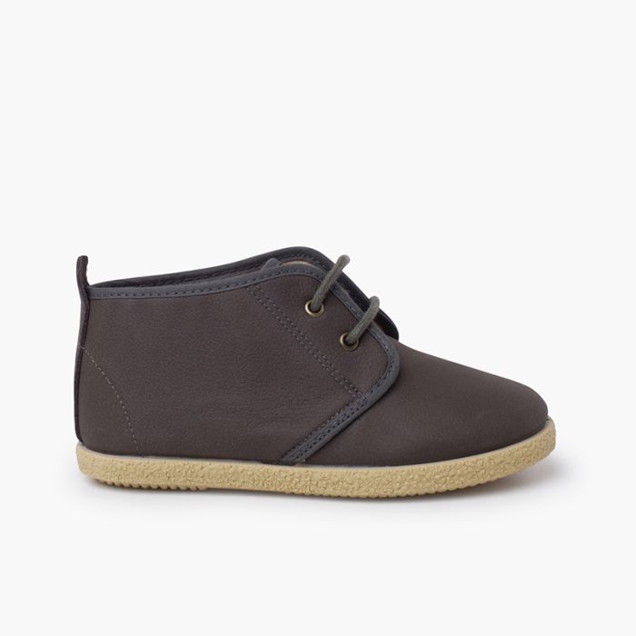 Vegane Lederstiefelette mit Schnürsenkeln