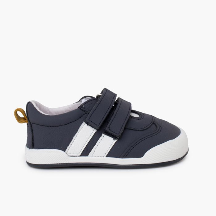 Sneaker mit Klettbändern in großen Größen