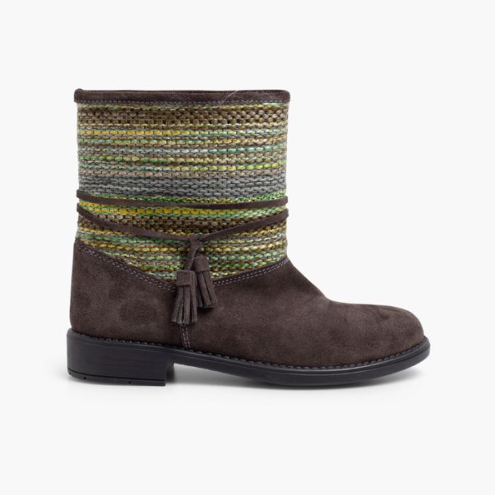 Ethnischer Wildlederstiefel