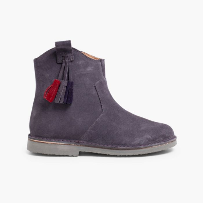 Stiefel mit Quasten und Reißverschluss