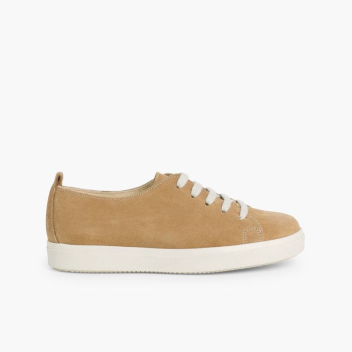 Sportschuhe aus Wildleder mit Schnürsenkeln