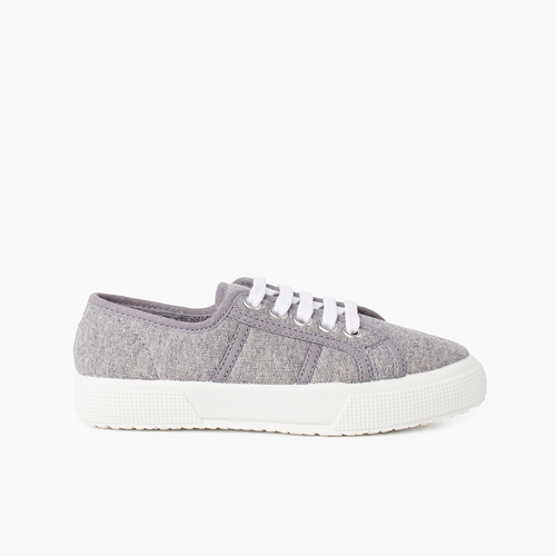 Sportschuhe aus organischer Strickware Grau