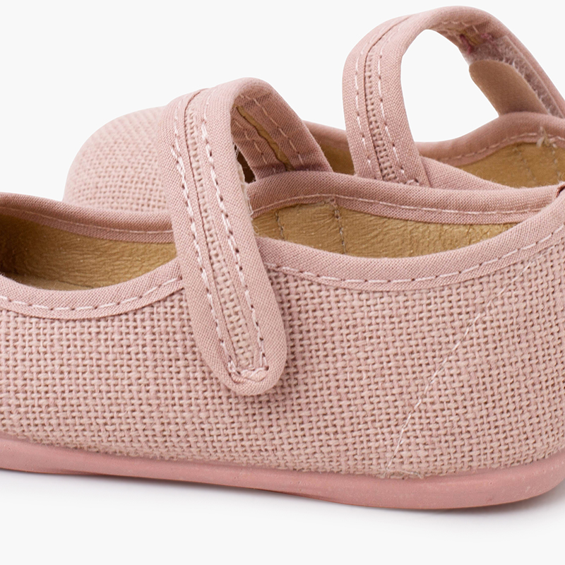 LEINEN UND ERSTE SCHRITTE